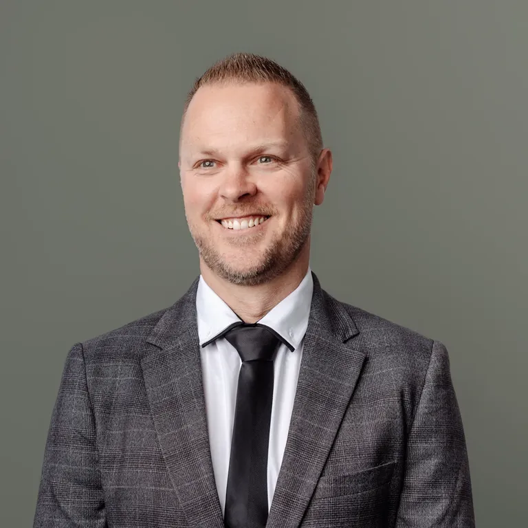 Scott Harrison Business Manager