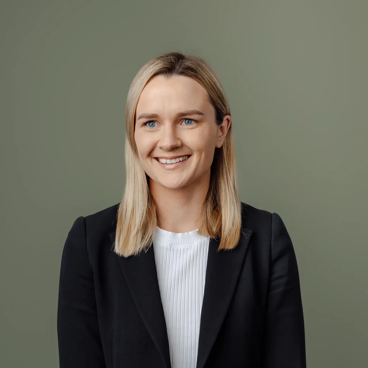 Rhianna Latus Sales Support