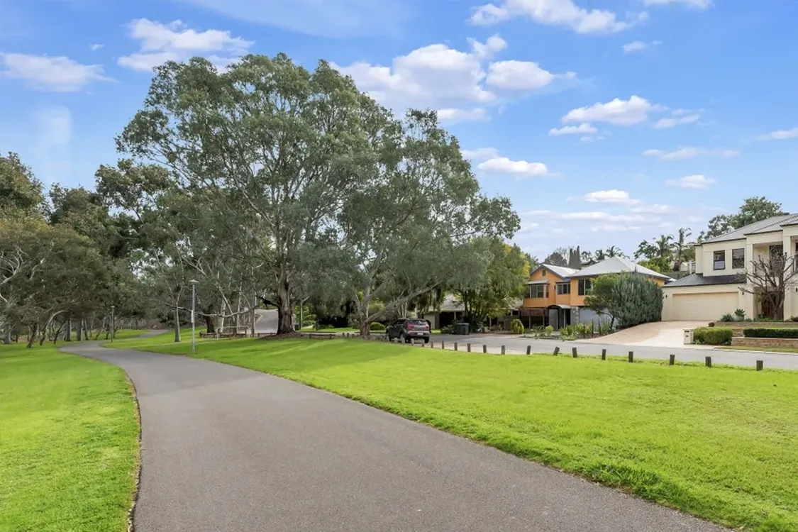Windsor Gardens Linear Park