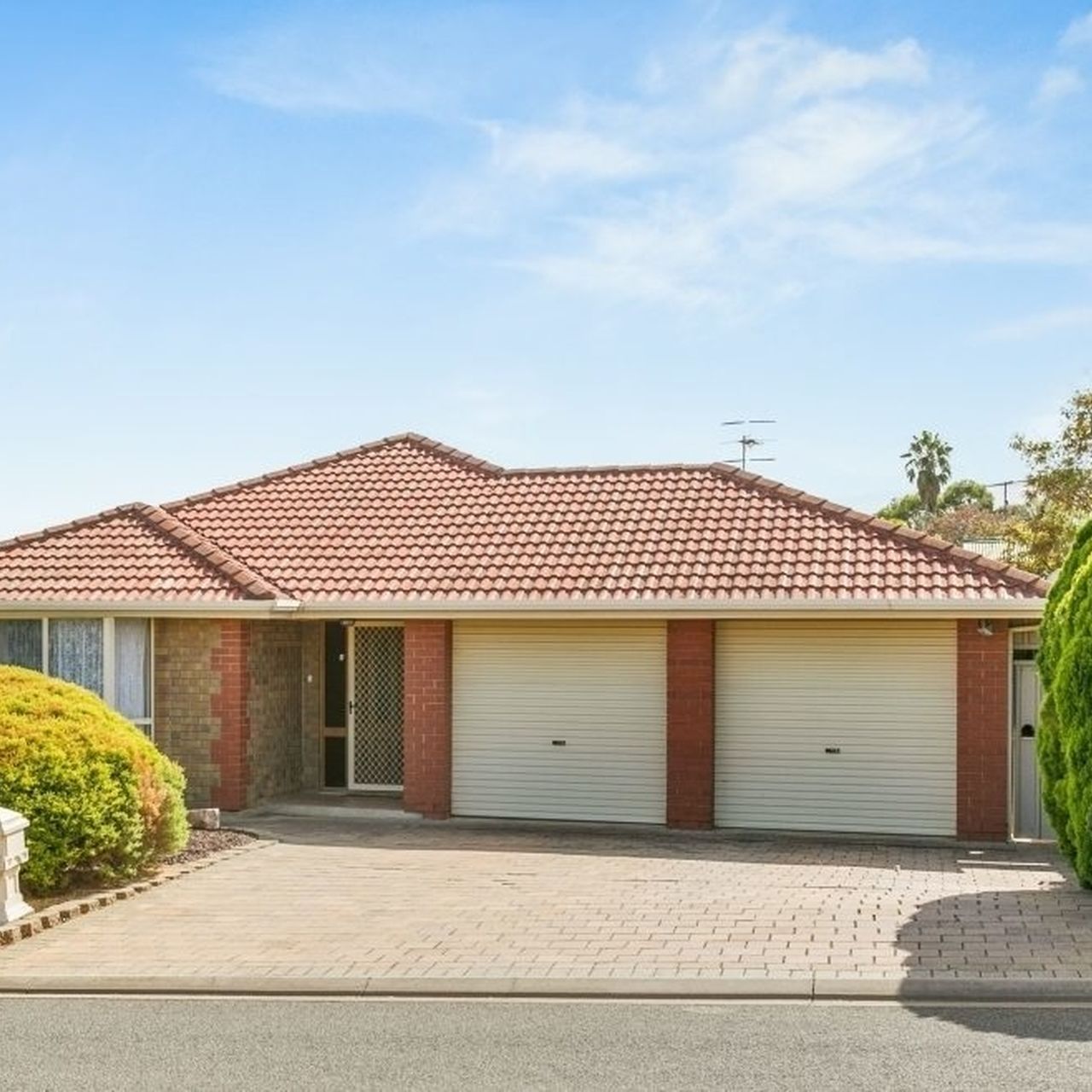 5 Berwick Rise Hillbank 3 of 25 29