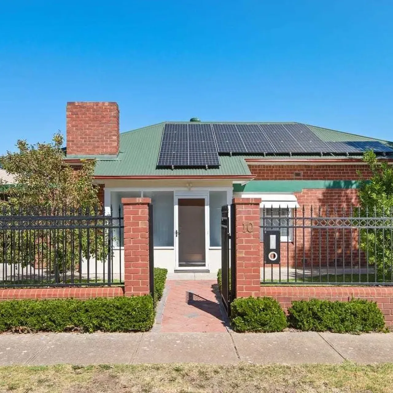 10 Poole - Sold by Boffo